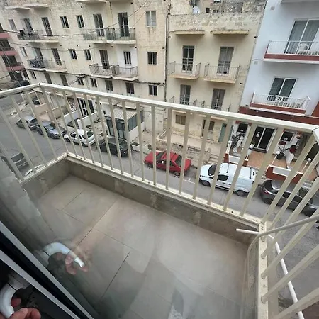 Center Properties - Modern & Bright With Ac And Ensuite Bathroom - 2 Guest house *